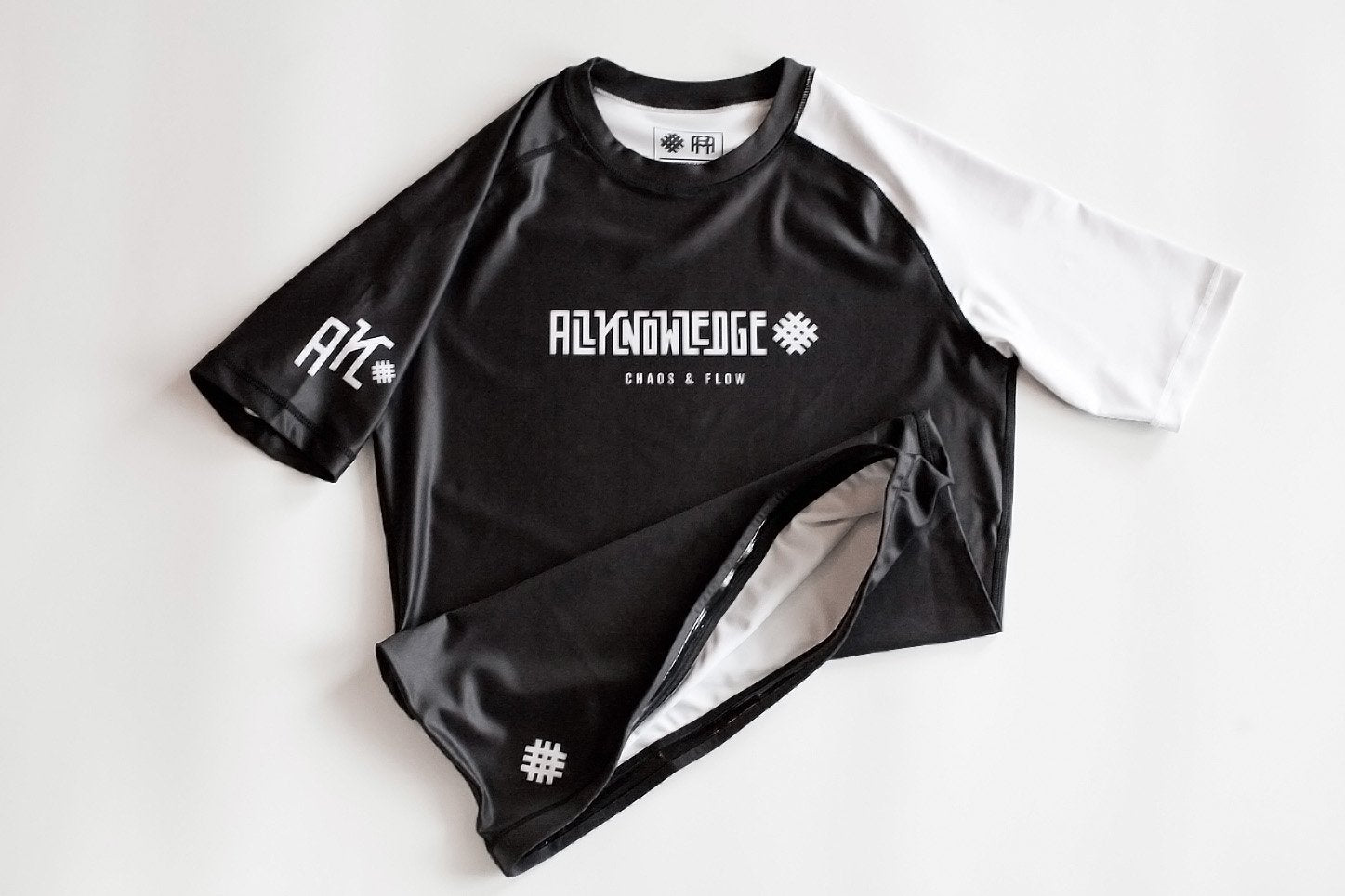 AKJJ Chaos & Flow Short Sleeve Rashguard - All Knowledge Journey
