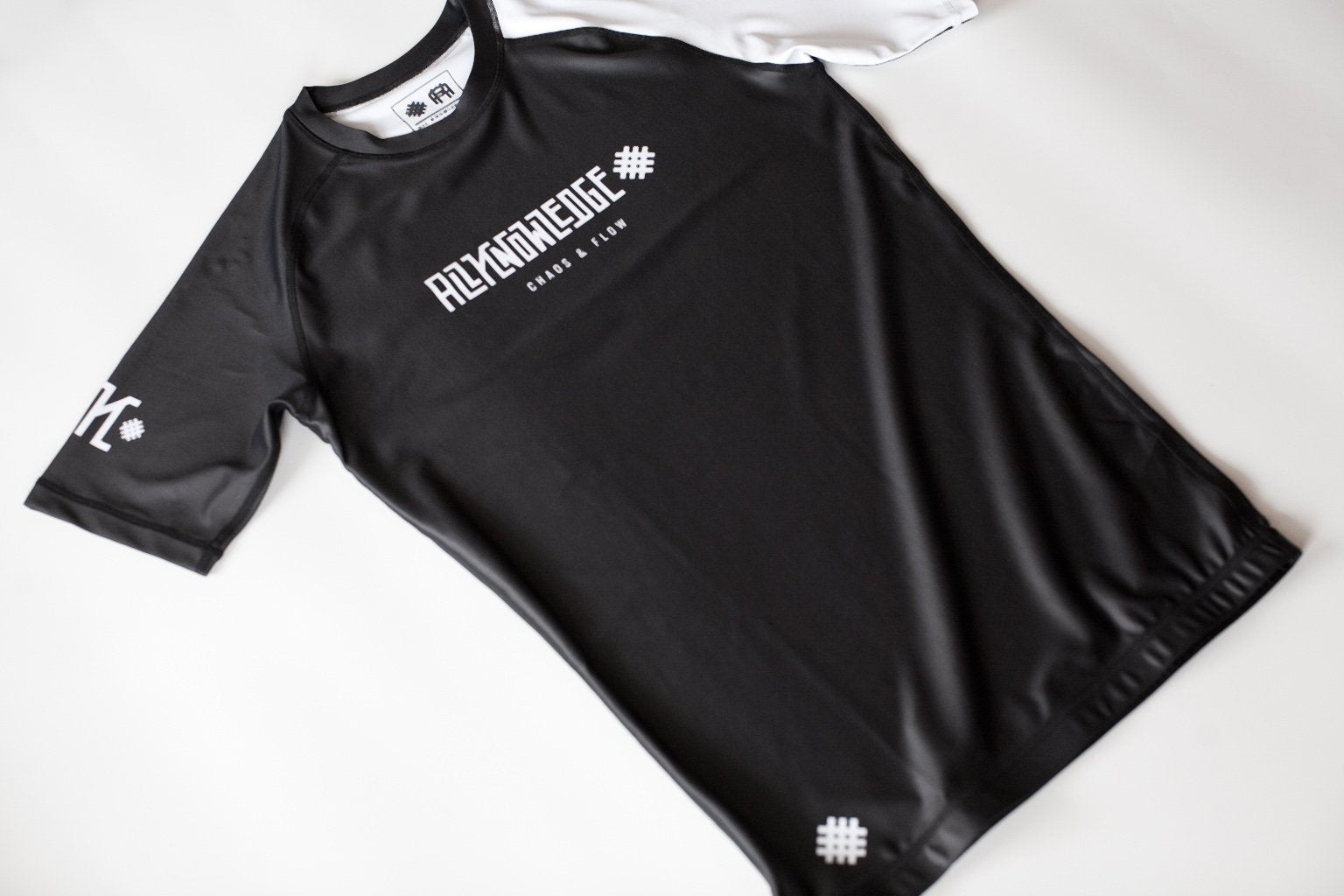 AKJJ Chaos & Flow Short Sleeve Rashguard - All Knowledge Journey
