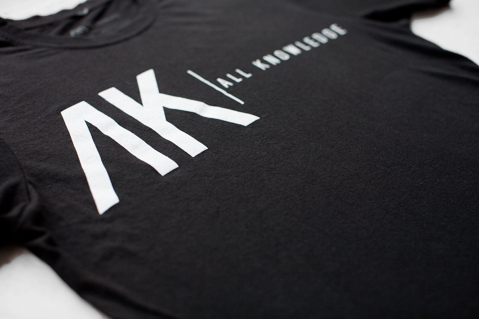 AK Bold Type T-Shirt – Black